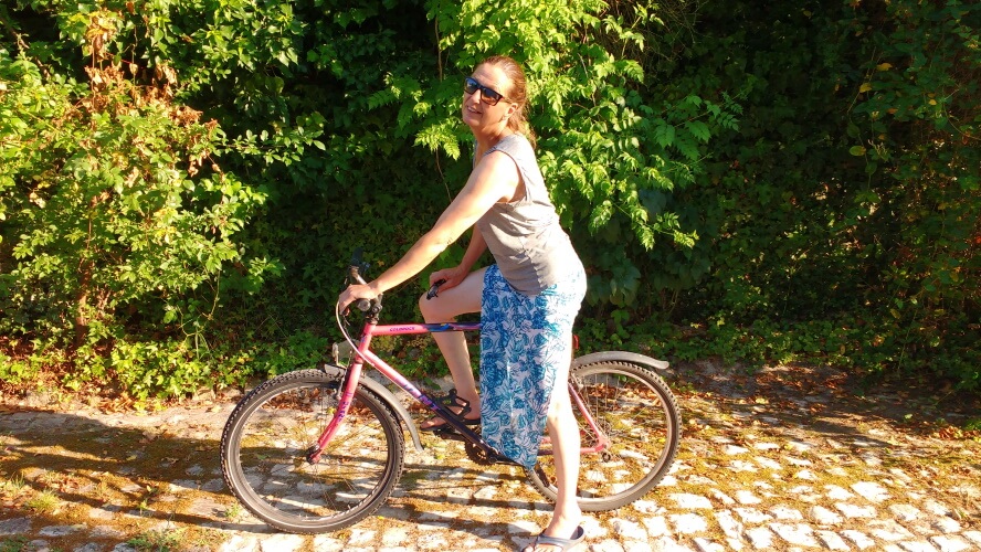 Ellen-op-de-fiets-in-Portugal